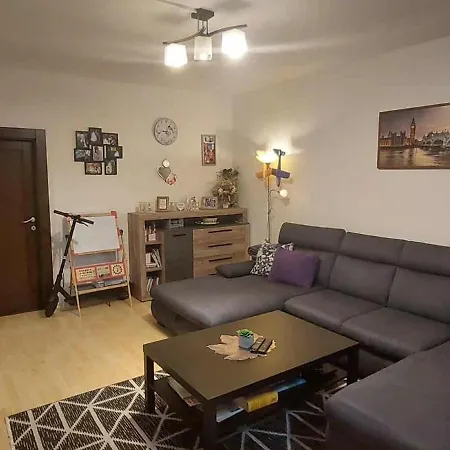 3 Izbovy Marina Apartamento *
